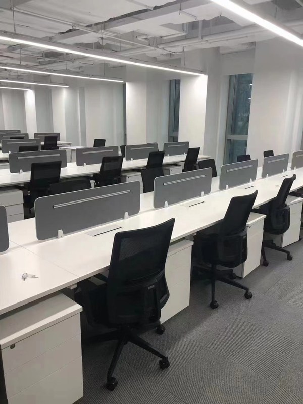 دعم فاخر قابل للتعديل لأسفل الظهر، كرسي مكتب تنفيذي مريح دوار للكمبيوتر بظهر متوسط، أثاث