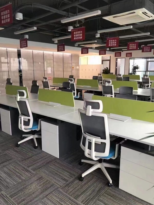 Office Desk Swivel Fabric White Manager Chair with Mesh Backrest 580*640*1150-1250mm